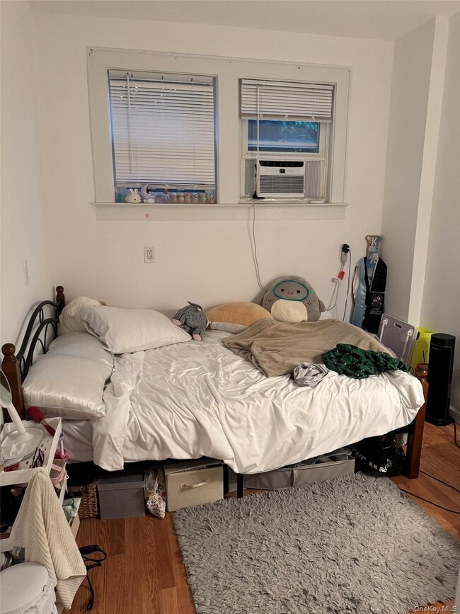 Building Photo - 39-14 214th Pl