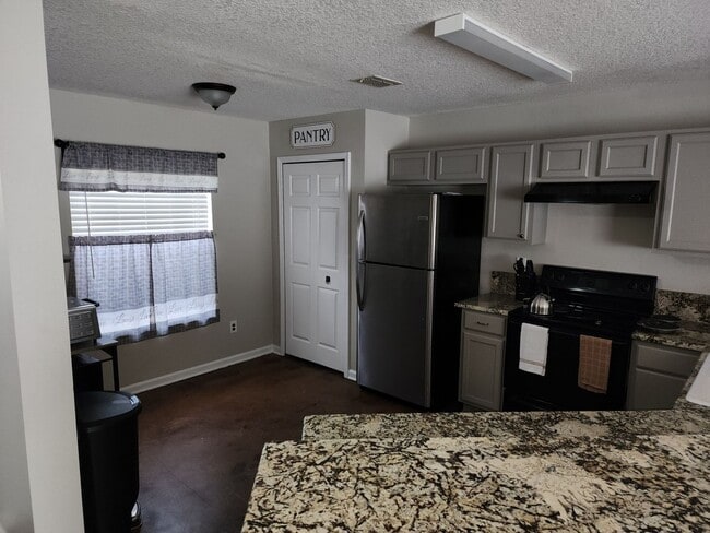 Building Photo - Fleming Island Fully Furnished Home... 1/2...