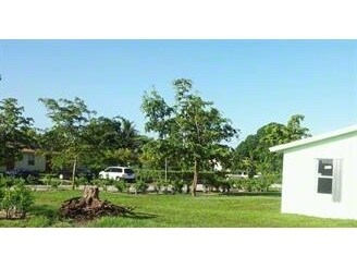 Foto del edificio - 4607-4611 Coconut Rd