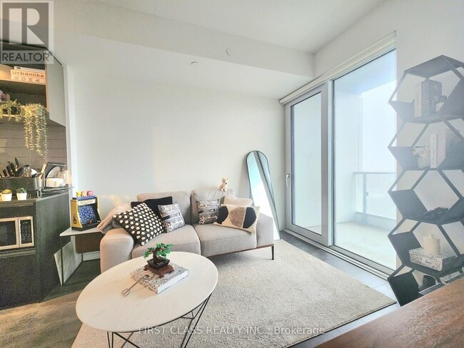 Photo du bâtiment - 1000-1000 Portage Pkwy