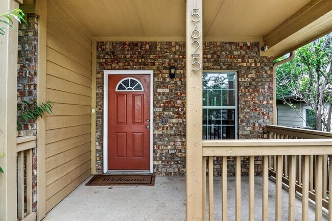 Building Photo - 5625 Signal Point