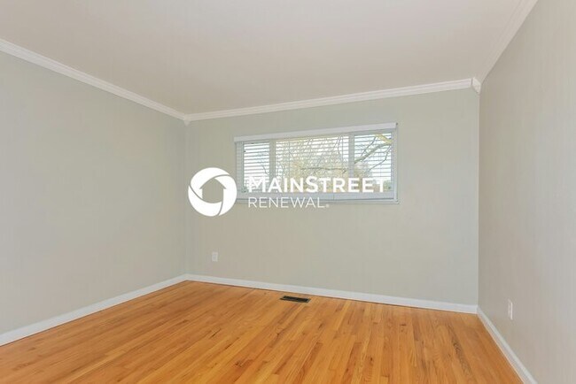 Foto del edificio - 3 Bedroom Pet-Friendly Home in FLORISSANT, MO with Main Street Renewal