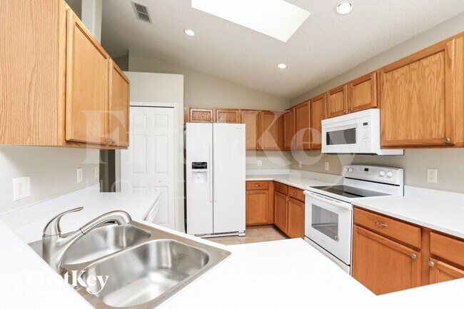 Foto del edificio - 2693 Autumn Creek Cir
