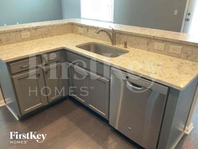 Building Photo - 308 Silverleaf Ln