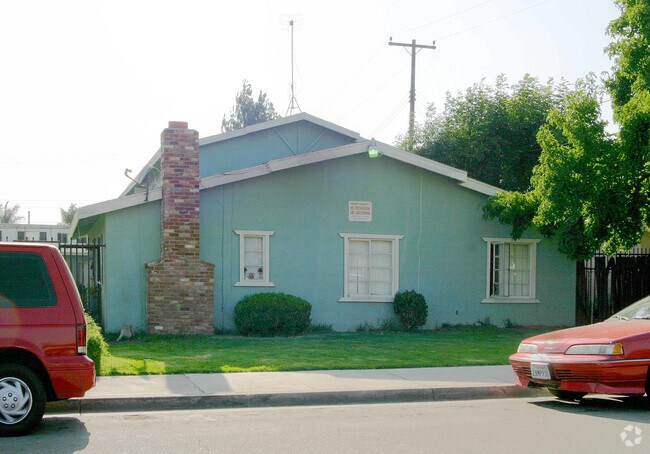 Building Photo - 10330 Kimberly Ave