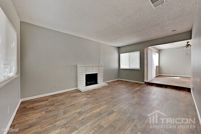 Foto del edificio - 2333 Nancy Ln