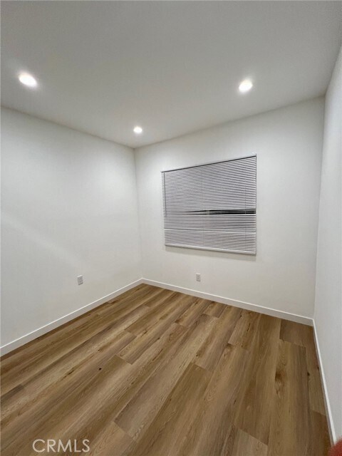 Foto del edificio - 18658 Runnymede St