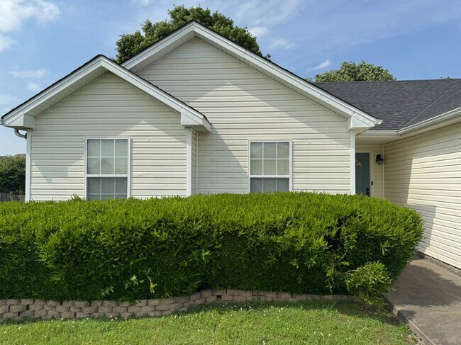Foto del edificio - 1349 Meredith Way