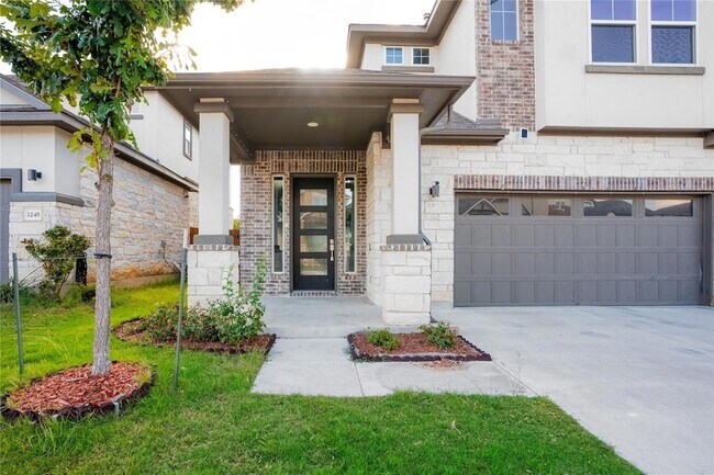 Foto del edificio - 1241 Summerbrooke Cir