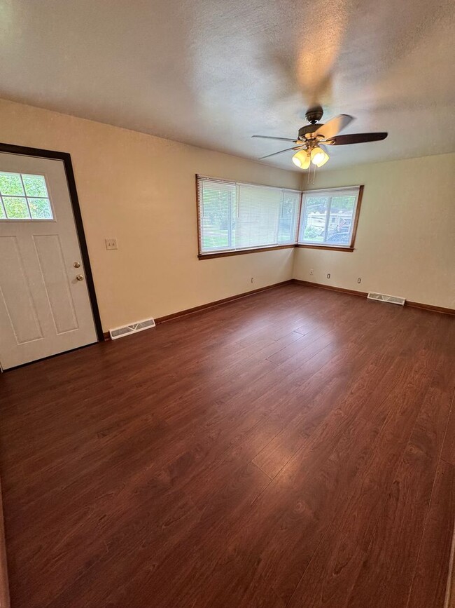 Building Photo - 4409 Sunnybrook Dr
