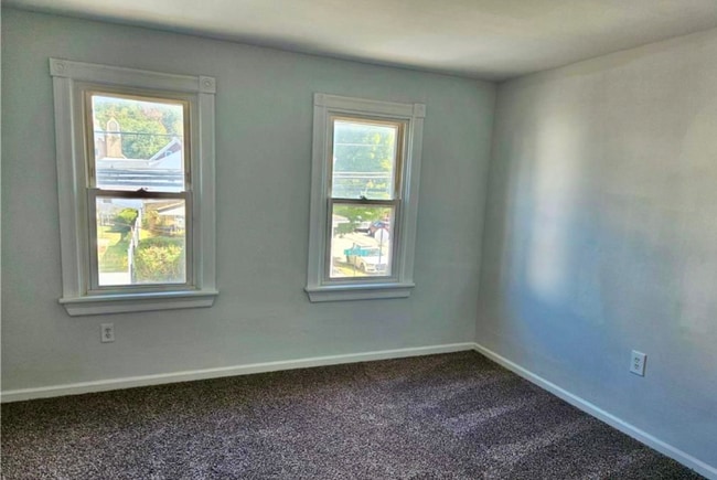 Building Photo - 144 S Nicholas St