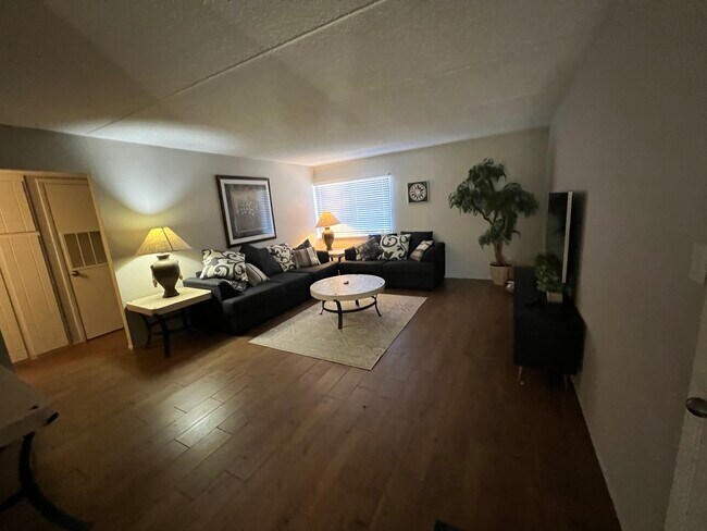 Foto del edificio - 4201 E Camelback Rd