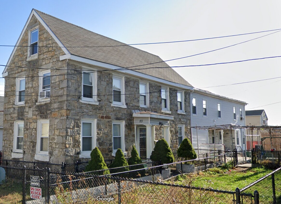 Primary Photo - 23 Ames St