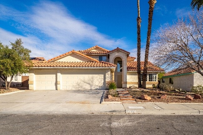 Building Photo - 1834 Escondido Terrace