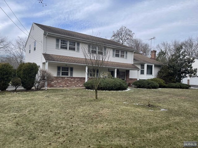 Foto del edificio - 769 Paramus Rd
