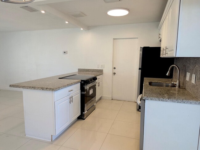 Foto del edificio - 111 NW 31st Ct