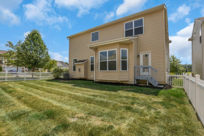 Building Photo - 5912 Danann Dr