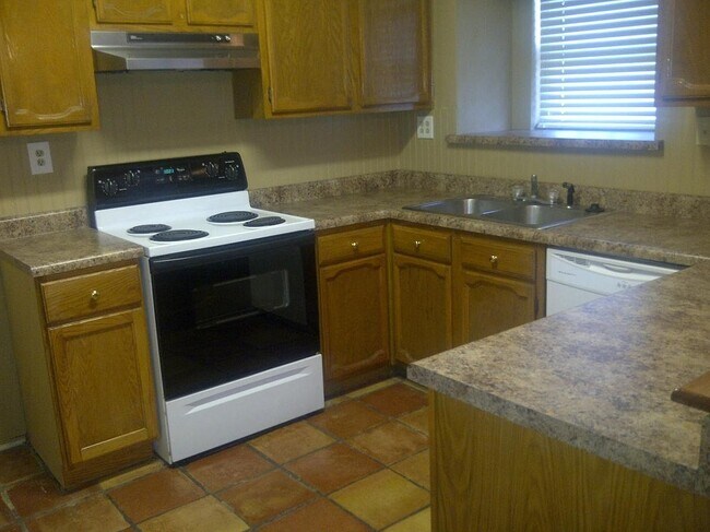 Building Photo - 315 S Walnut Creek Dr