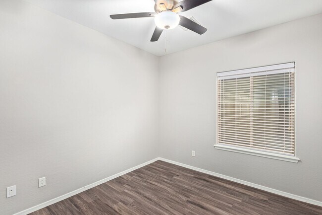 Building Photo - BEAUTIFUL 3 BED, 2 BATH HOME IN THE GATED ...