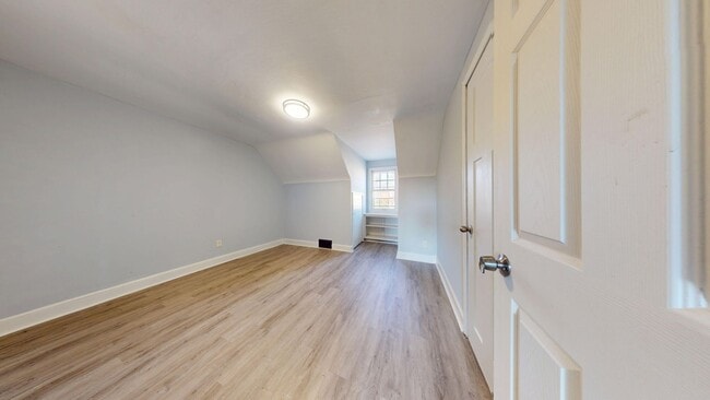 Foto del edificio - 353 Sturges Ave