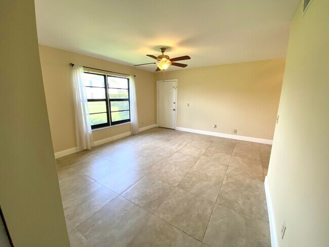 Foto del edificio - 5894 Longbow Ln