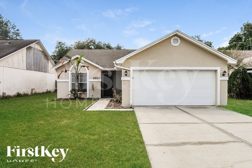 Foto principal - 1807 Greenwood Valley Dr