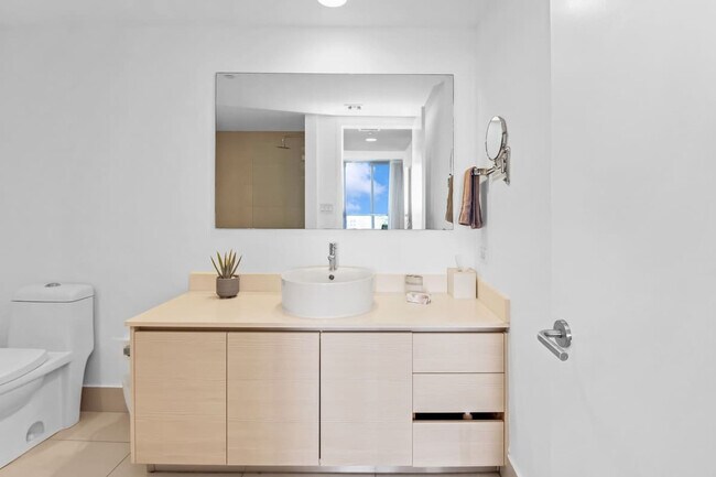 Foto del edificio - 2602 E Hallandale Beach Blvd