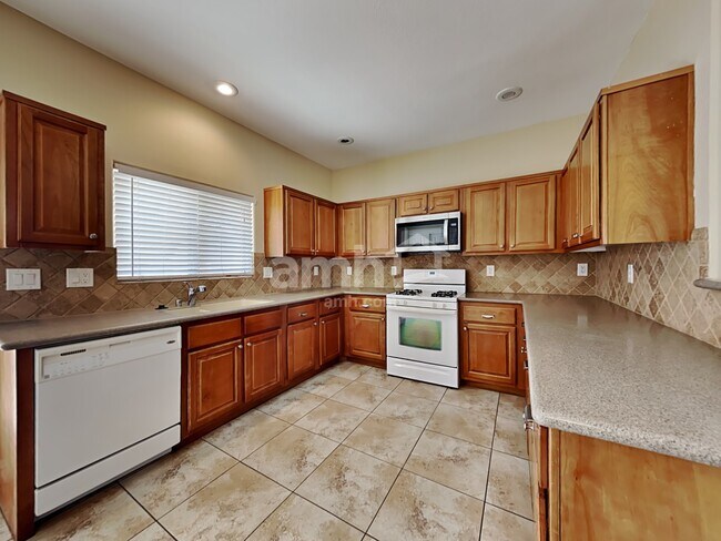 Foto del edificio - 8845 Red Fox Dr