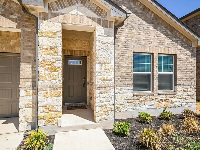 Building Photo - 1345 Longhorn Ranch Dr