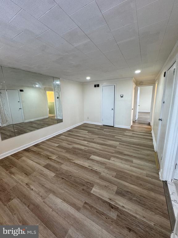 Foto del edificio - 7972 Forrest Ave