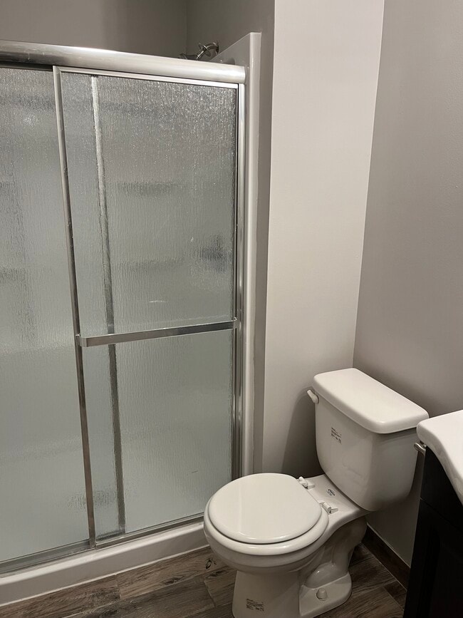 Building Photo - 547 Petty St