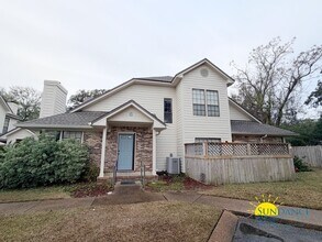 Building Photo - 1100 Crosswinds Landing