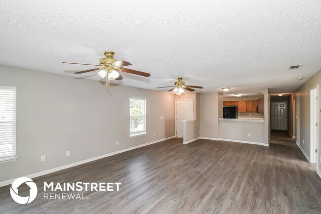 Building Photo - 7878 Cherry Blossom Dr S