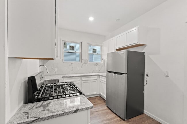 Building Photo - 94 Stevens Ave