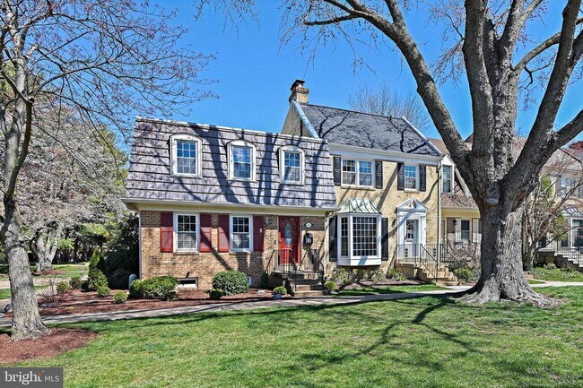 Building Photo - 7380 Montcalm Dr