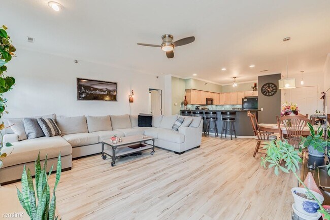 Foto del edificio - 2 br, 2 bath Condo - 1220 E Locust St