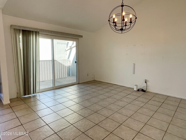 Foto del edificio - 822 S Langley Ave