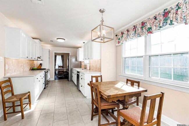 Building Photo - 10859 Cal Rd