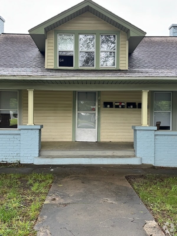 Building Photo - 1827 1st Ave NW