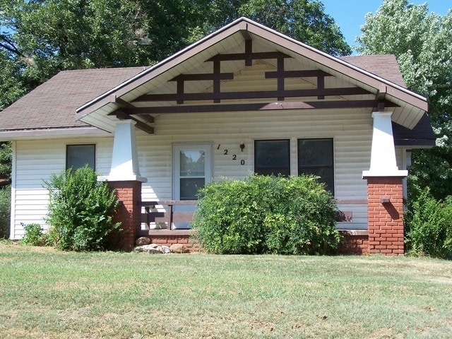 Primary Photo - 1220 W Iowa Ave