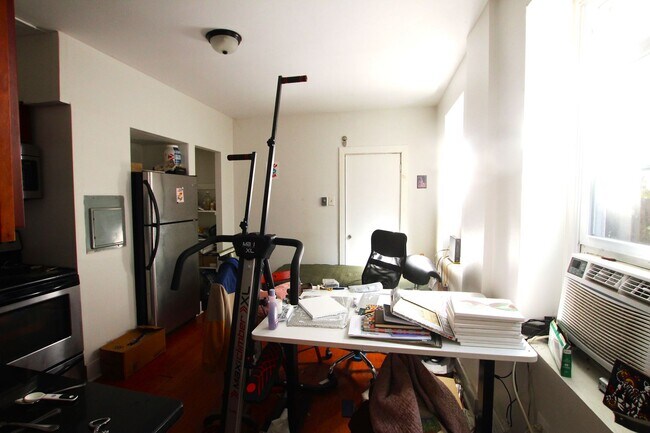 Building Photo - Spacious studio in a great area in Fishtown