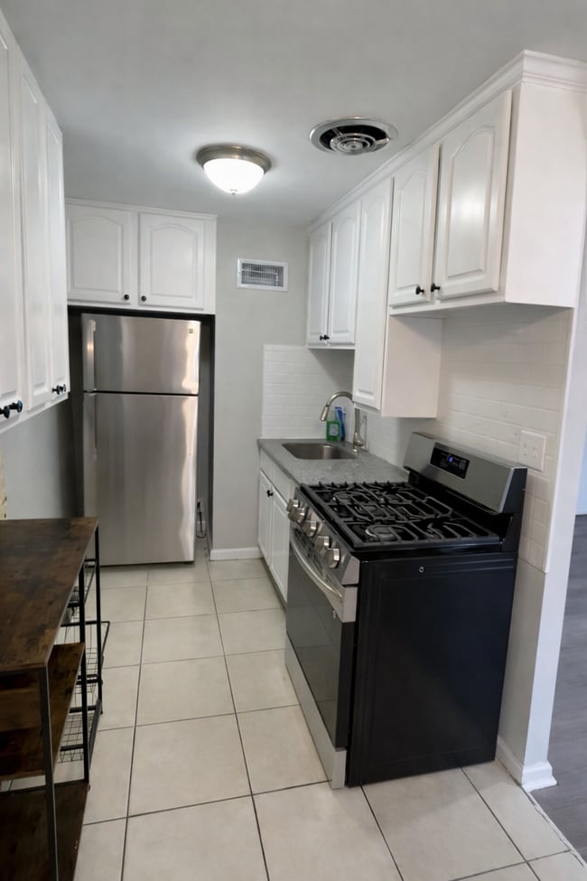 Foto del edificio - 4118 Bennington St