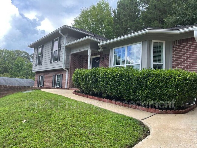 Foto del edificio - 5015 Hidden Hills Ct