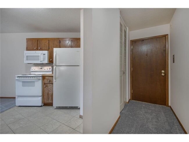 Foto del edificio - 6015 W Broadway