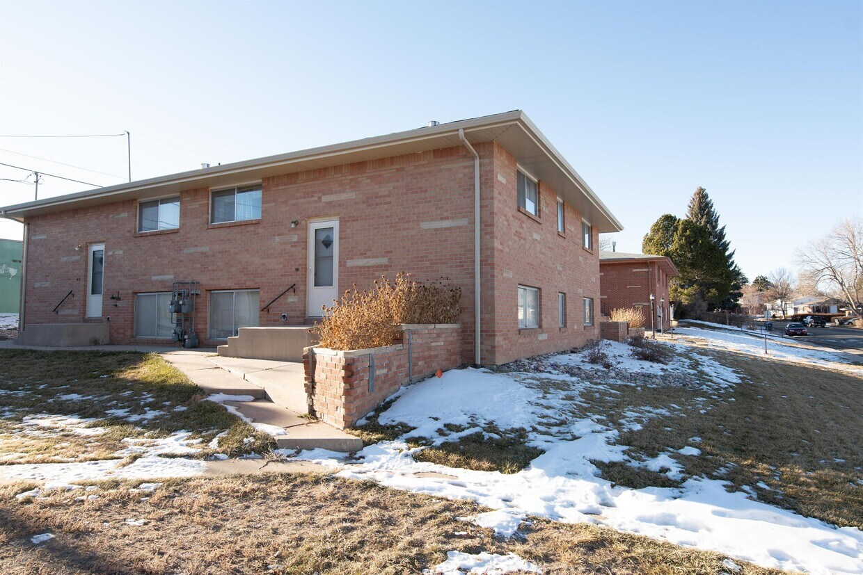 Building Photo - 1749 Oxford Dr