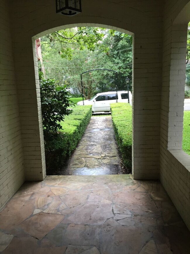 Building Photo - FALL 2026!!! Walk to the Gator Games from ...