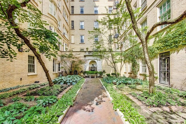 courtyard - 60 E Scott St