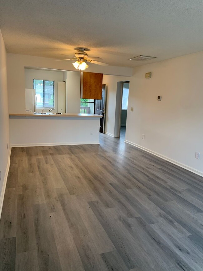 Building Photo - Park Place 2 Bedroom 2 Bath Condo Availabl...