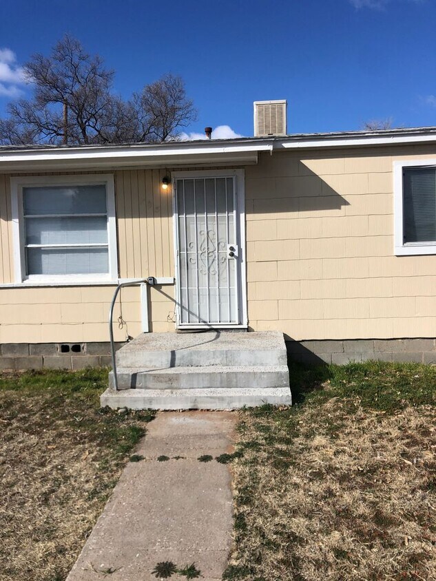 Foto principal - Gorgeous 2 bedroom ready to move in