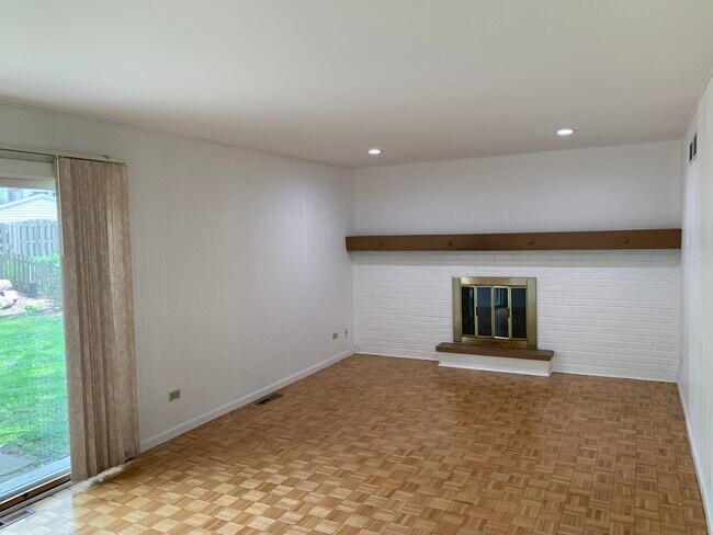 Building Photo - 1006 Mayfair Dr